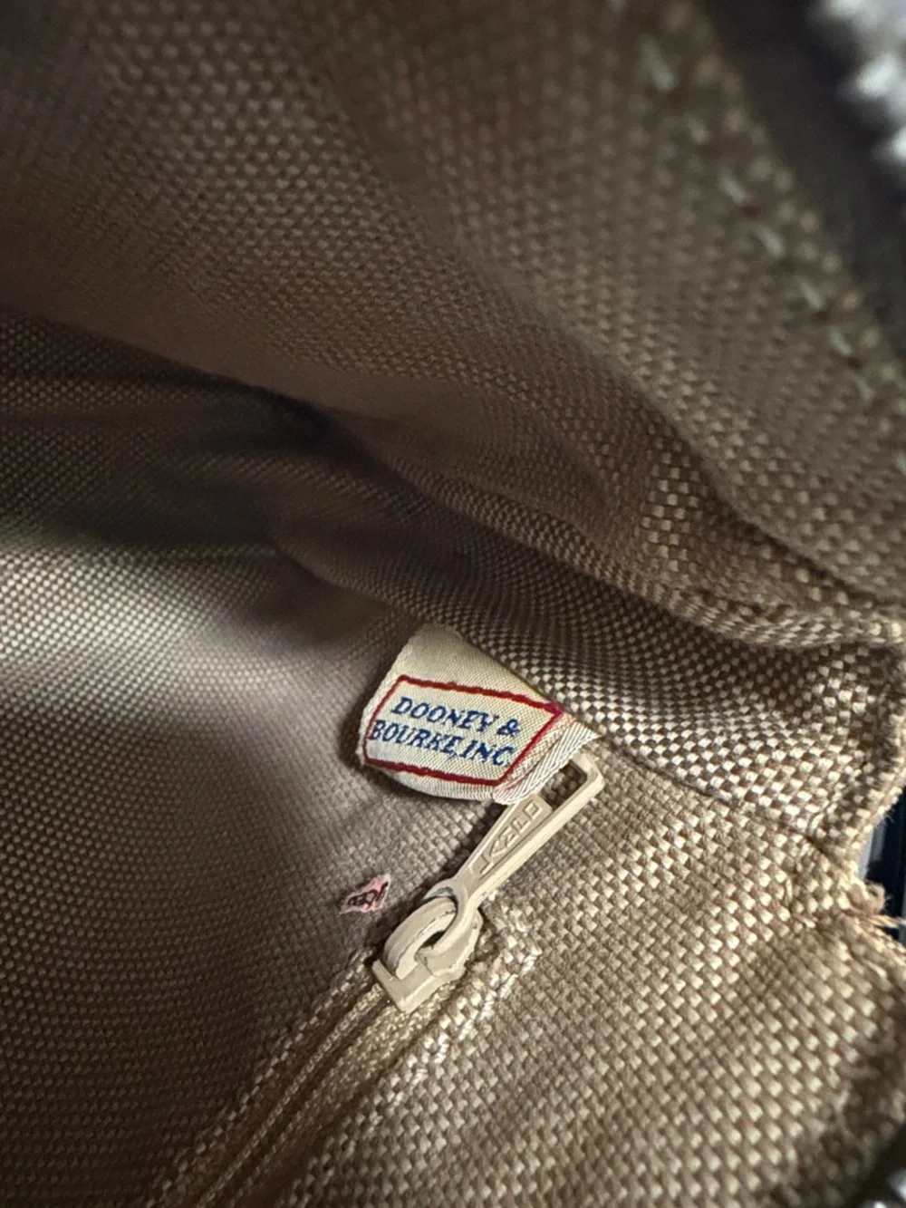 Vintage Made in ITALY Dooney & Bourke Beige Monogram Shoulder Bag - Picture 4 of 11